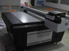 如何選擇萬能uv平板打印機